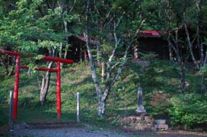 大石 護国神社と日月神社